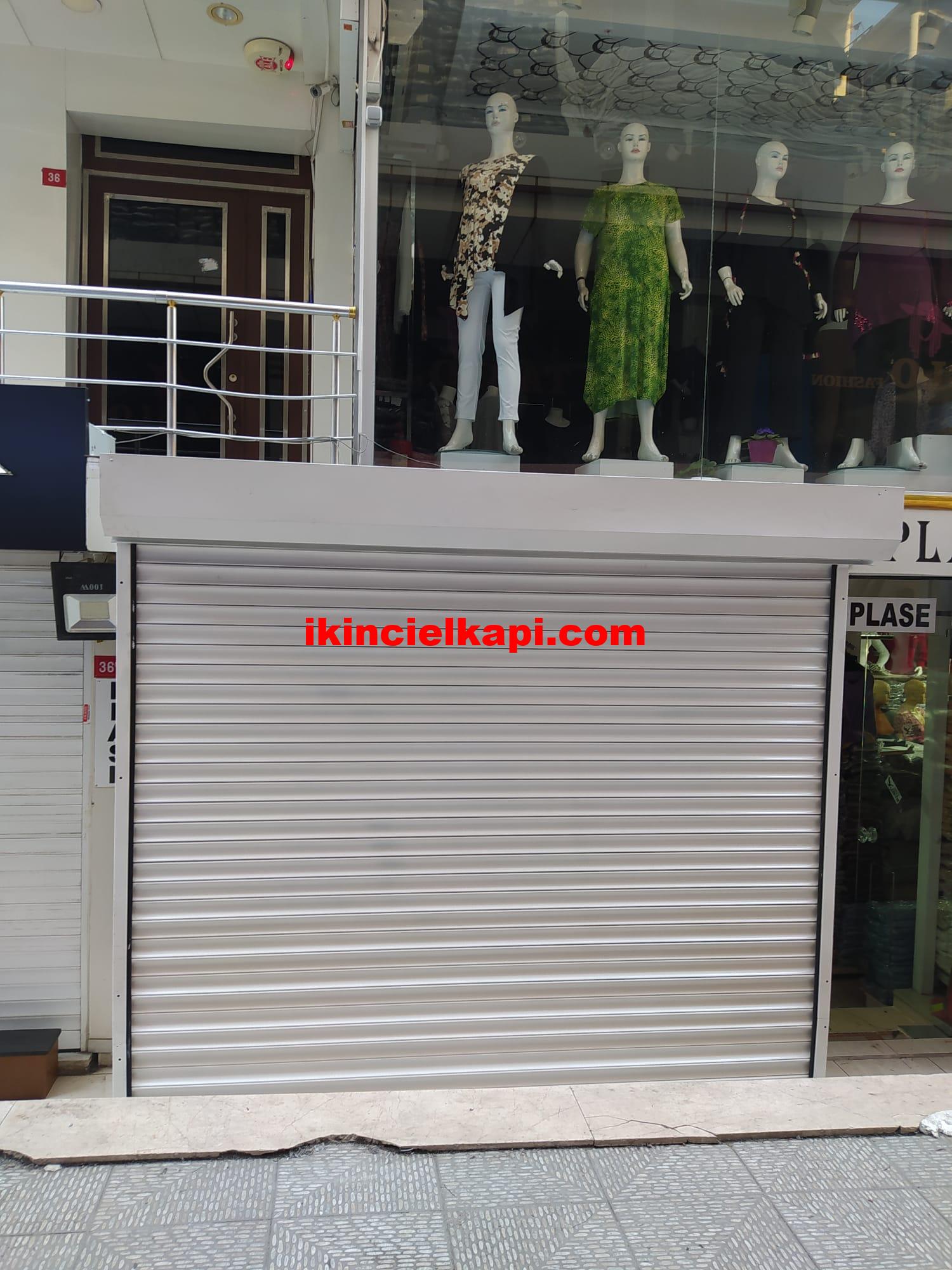 Otomatik garaj kapısı hiç bir sorunu yok motoruyla birlikte satılık Otomatik garaj kapısı hiç bir sorunu yok motoruyla birlikte satılık