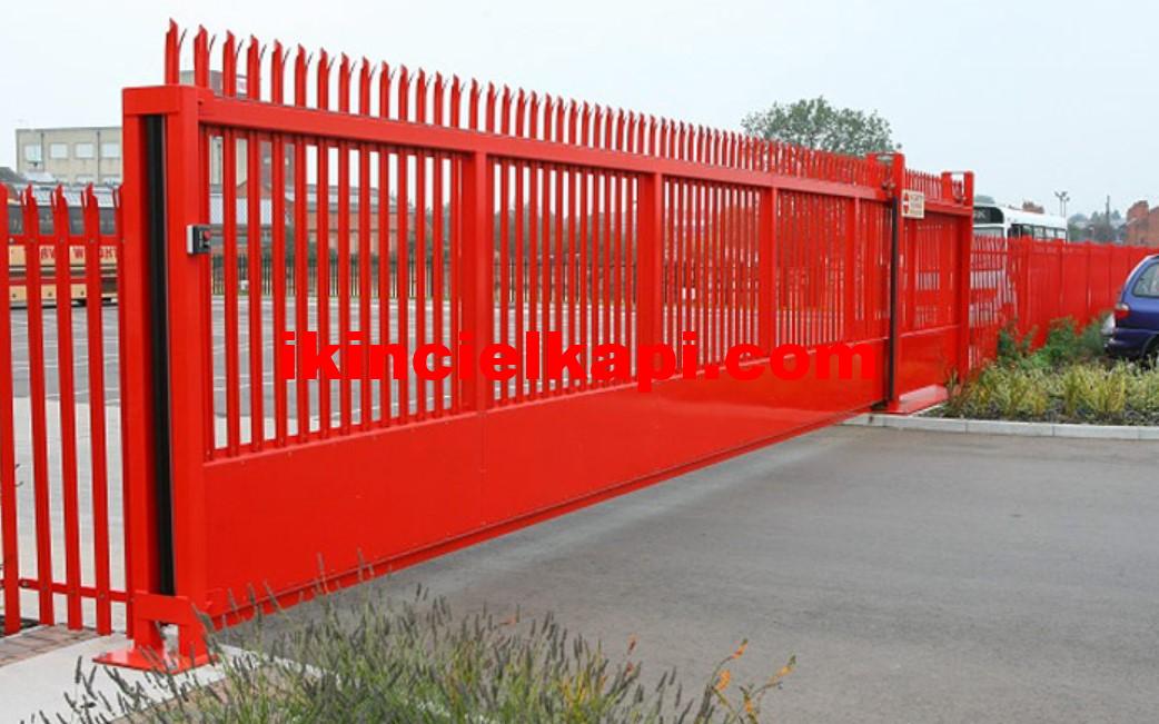 Temiz sürgülü kırmızı kapı otomatik motorlı raylı kapı 1280 TL