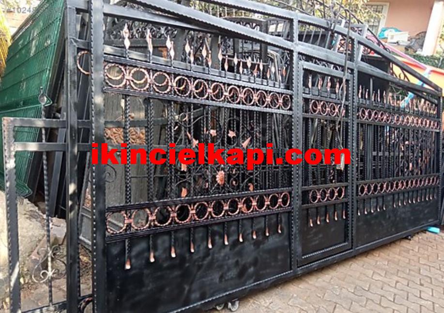 Yana kayar raylı demir kapı bahçeler için ideal