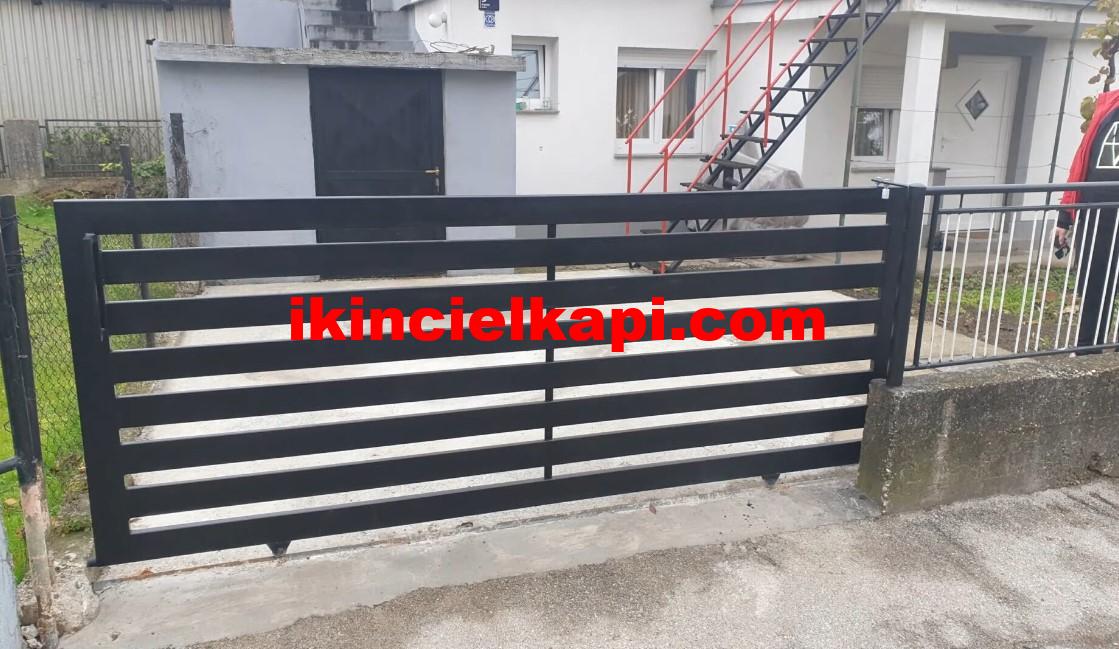 Bahçe garaj kapısı bahçelerde veya otopark girişlerinde motorlu mekanizmalar Bahçe garaj kapısı bahçelerde veya otopark girişlerinde motorlu mekanizmalar