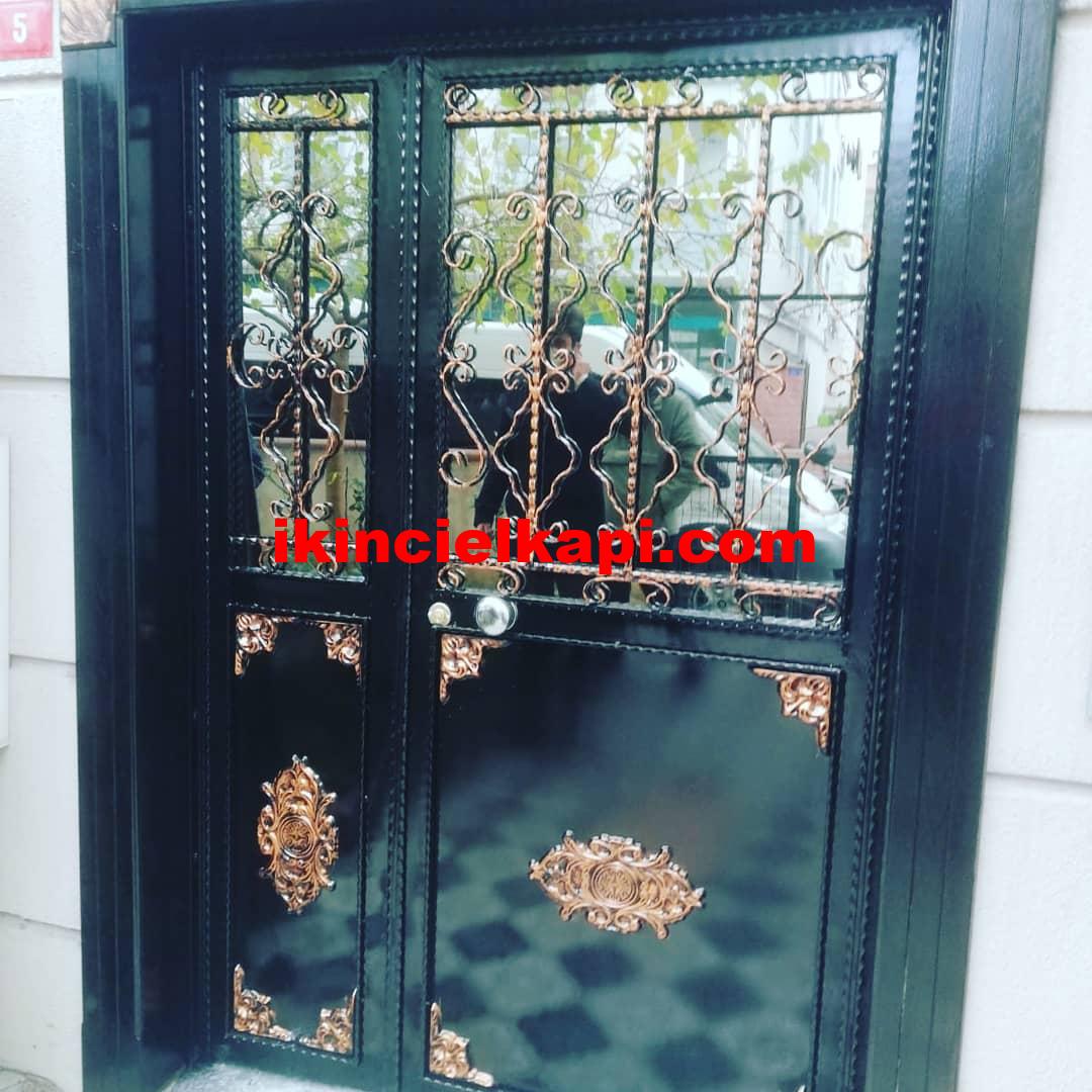 Çift kanat çıkma bina giriş kapısı Çift kanat çıkma bina giriş kapısı