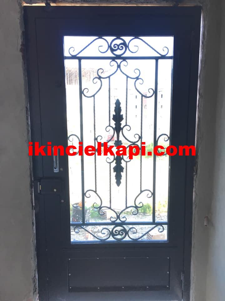 çıkma bina giriş kapısı çıkma bina giriş kapısı
