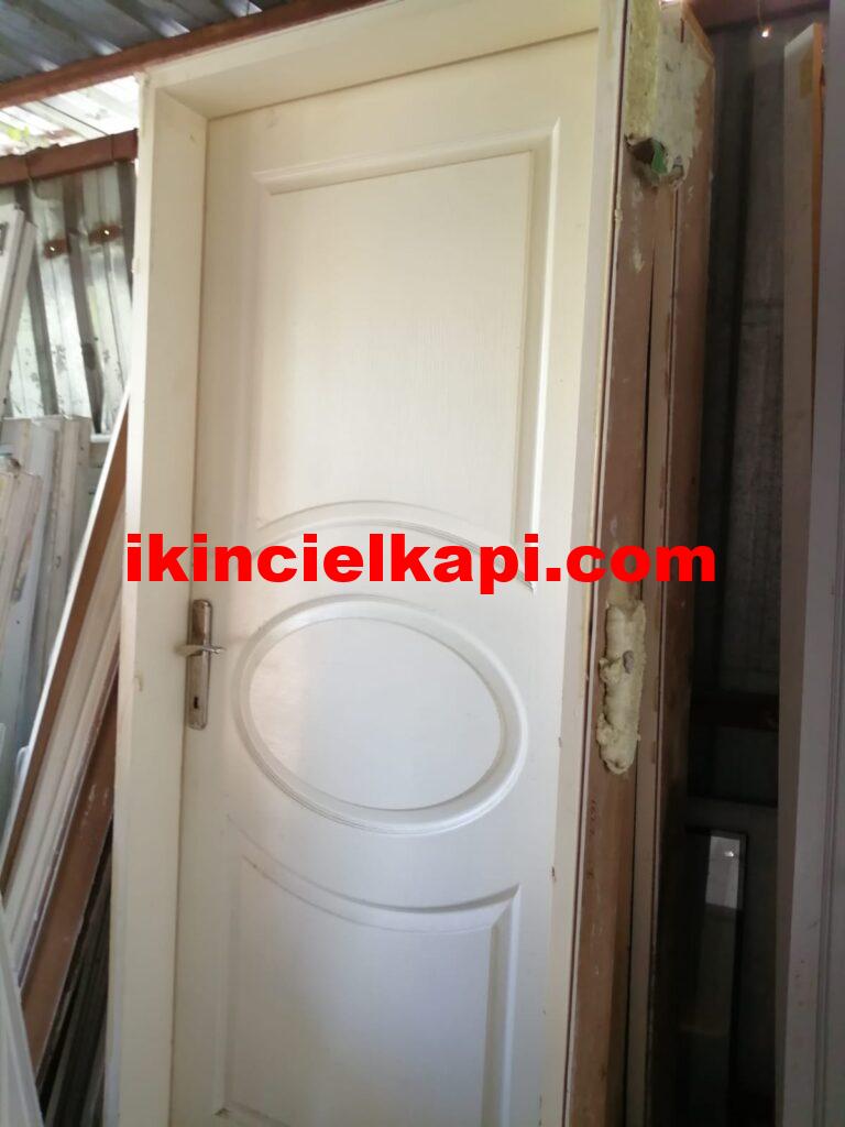 Kasalarıyla birlikte çıkma amerikan kapı 250 TL Kasalarıyla birlikte çıkma amerikan kapı 250 TL