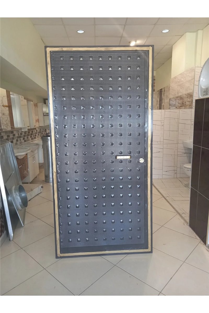 Çıkma demir kapı sac panel kapı 1200 TL Çıkma demir kapı sac panel kapı 1200 TL