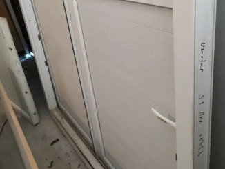 Aluminyum surgulu kapi iki kanatli rayli kapi 1