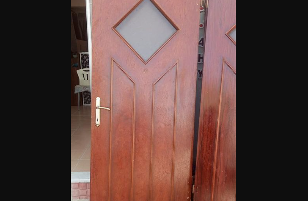 ÇIKMA CİLALI HAZIR İÇ ODA DAİRE KAPISI ÇIKMA CİLALI HAZIR İÇ ODA DAİRE KAPISI