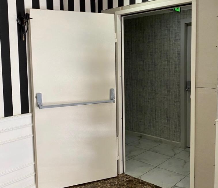 Çıkma yangın kapısı Cikma yangin kapisi iyi durumda 2