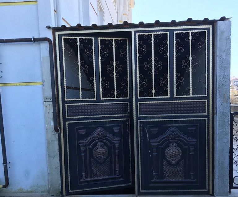İŞLEMELİ DEMİR KAPILAR ÇIKMA SAĞLAM KAPI sıfıra yakın ürünler de bulunmaktadır. işlemeli kapı İŞLEMELİ DEMİR KAPILAR ÇIKMA SAĞLAM KAPI sıfıra yakın ürünler de bulunmaktadır. işlemeli kapı