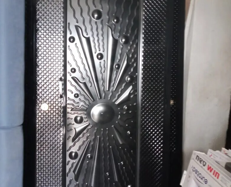 Çıkma demir kapı Cikma demir kapi 2