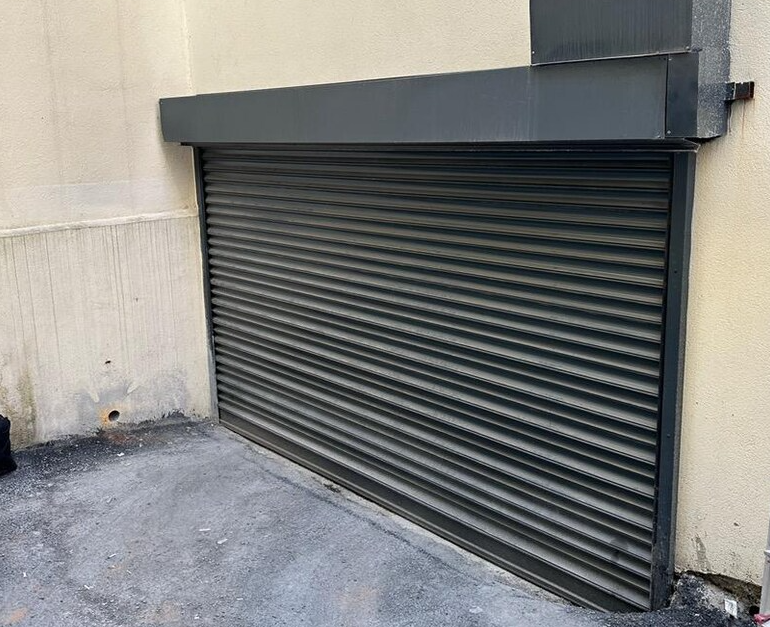 Garaj kepenk ve sağlam motoruyla birlikte komple satılık